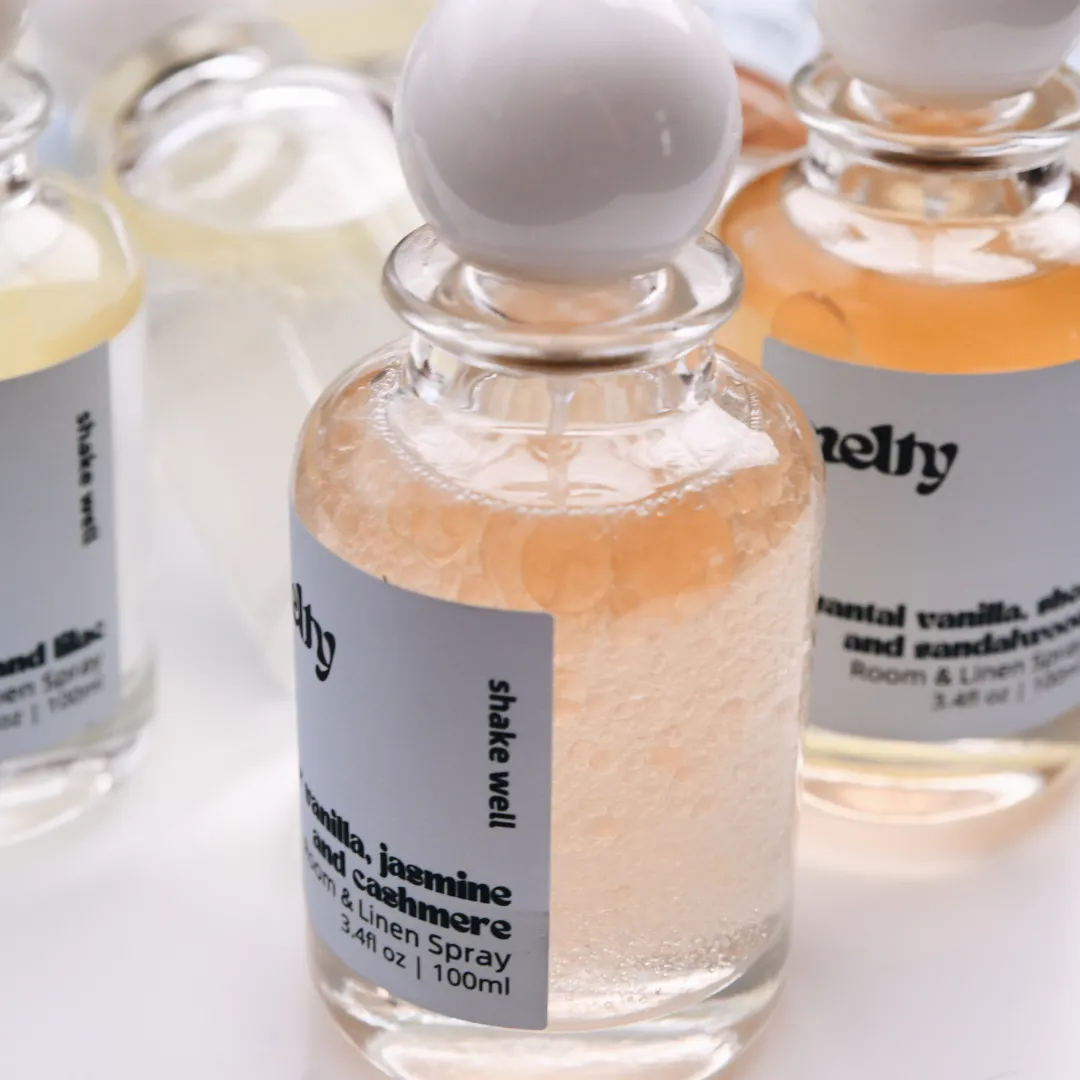 Room & Linen Spray by themelty.co™ | Fresh Lemon & Lilac Scented Air Freshener
